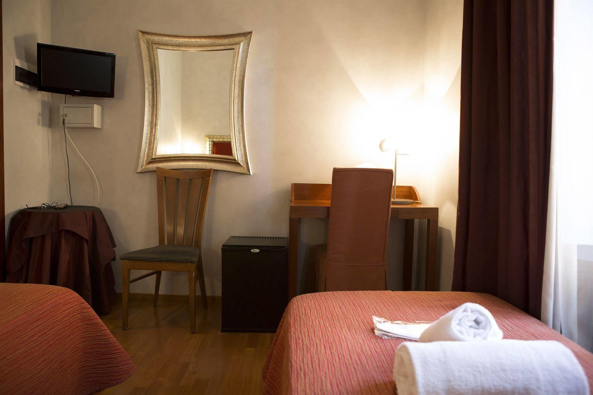 Hotel Piave Rome Bagian luar foto